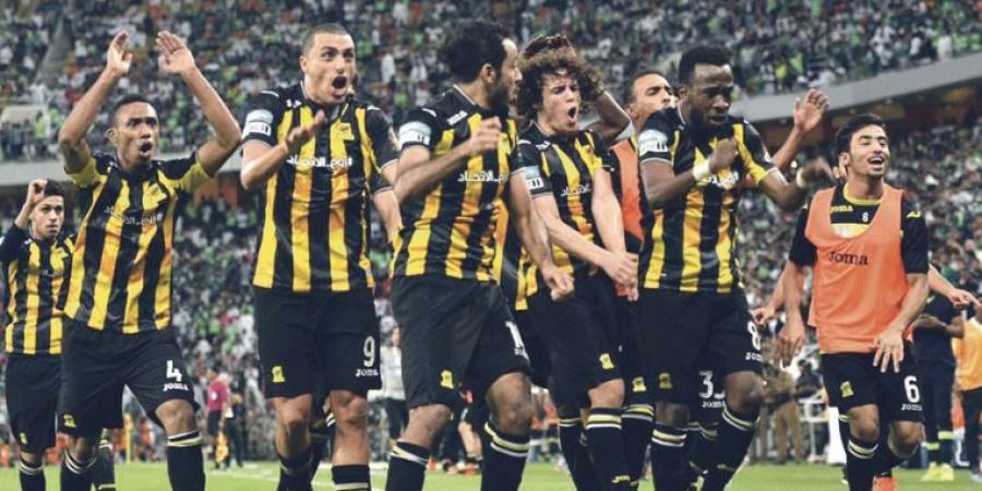 الاتحاد يتخطي الهلال ويضرب موعدًا مع الشباب فى نصف النهائي  - شبكة أطلس سبورت