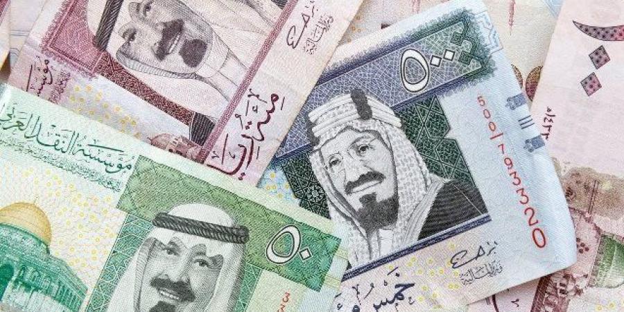 سعر الريال السعودي والدرهم الإماراتي والدينار الكويتي في البنوك.. الجمعة - شبكة أطلس سبورت